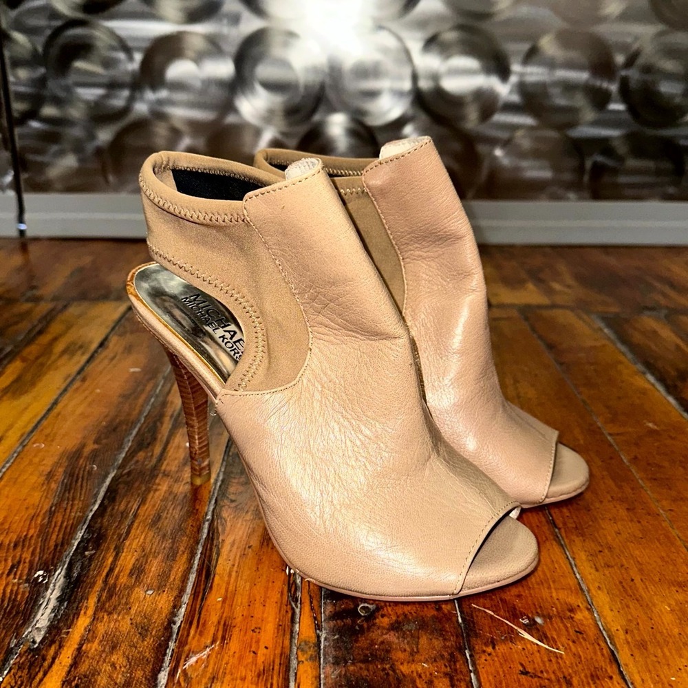 MICHAEL Michael Kors Blaze Ankle Boots Women's Size 7M Beige Leather Peep Toe